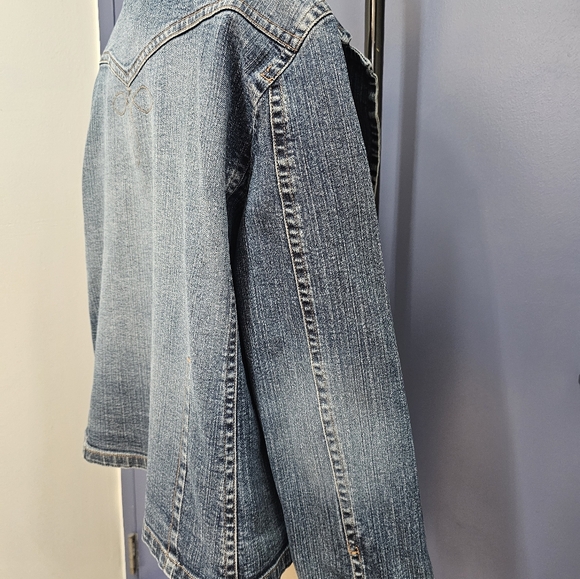 Like New 1X l.a. blues Stylish Jean Jacket, 3 Pockets, Fun Stitching Accents - Picture 11 of 14